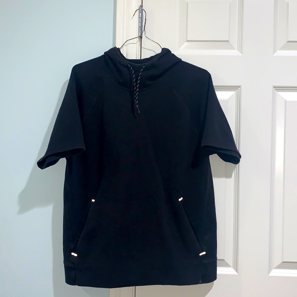 Old Navy men  short sleeves hoodie size L